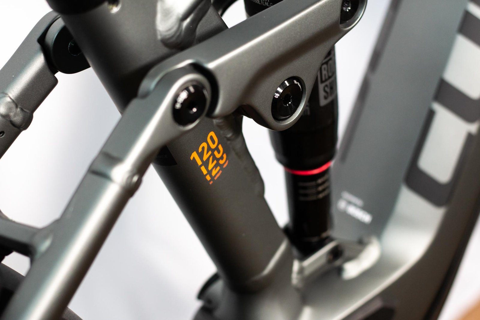 Bicicleta elétrica de montanha com suspensão total - Imagen 6