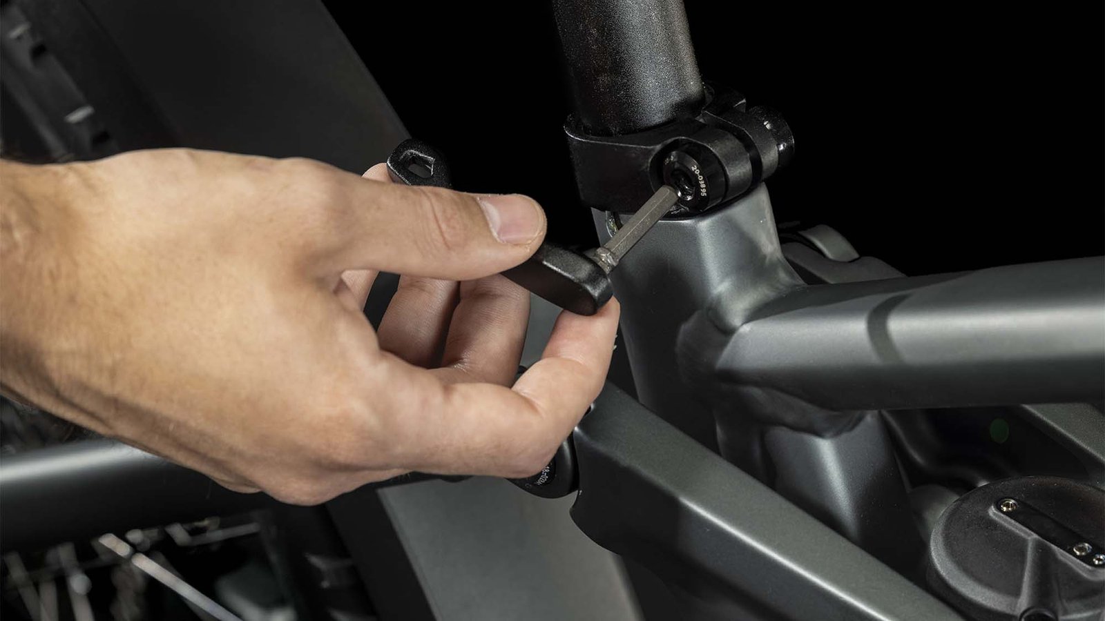 Bicicleta elétrica de montanha com suspensão total - Imagen 16